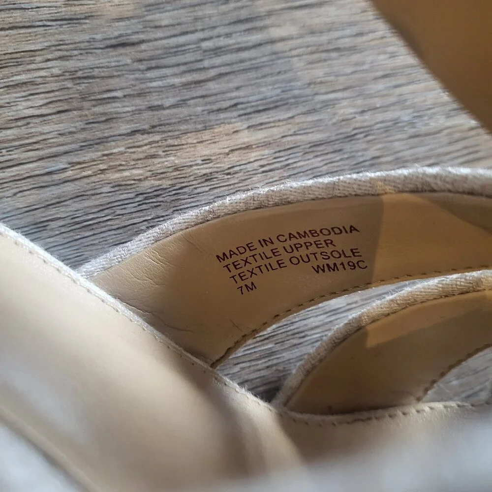 Michael Kors Berkley Platform Wedge Sandal MK Logo Cream Canvas Size 7